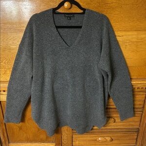 Ann Taylor Wool Blend V-Neck Long Sleeve Gray Sweater